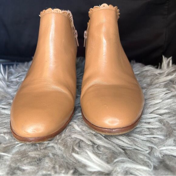 Jack Rogers tan scalloped leather block heel ankle boots women’s shoe size 8 - Picture 4 of 12